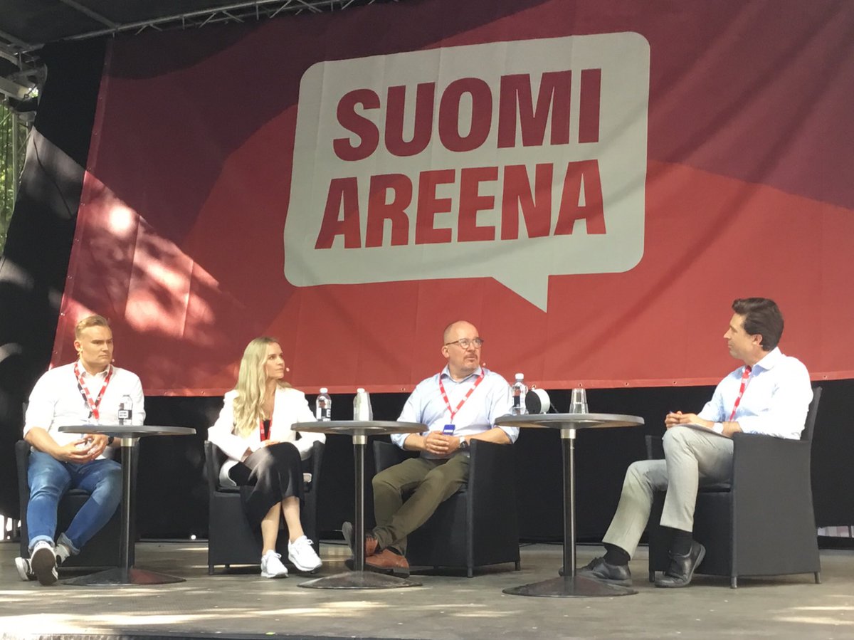 Suojelupoliisi's tweet photo. Supon @pelttariantti: ”Yrityksillä on suuri vastuu omien palvelujensa tietoturvasta. Viranomaisten on vaihdettava havainnoista tietoa, jotta uhkiin voidaan vastata tehokkaasti.” @SuomiAreena #kyberturvallisuus https://t.co/wdnpZVPGr2
