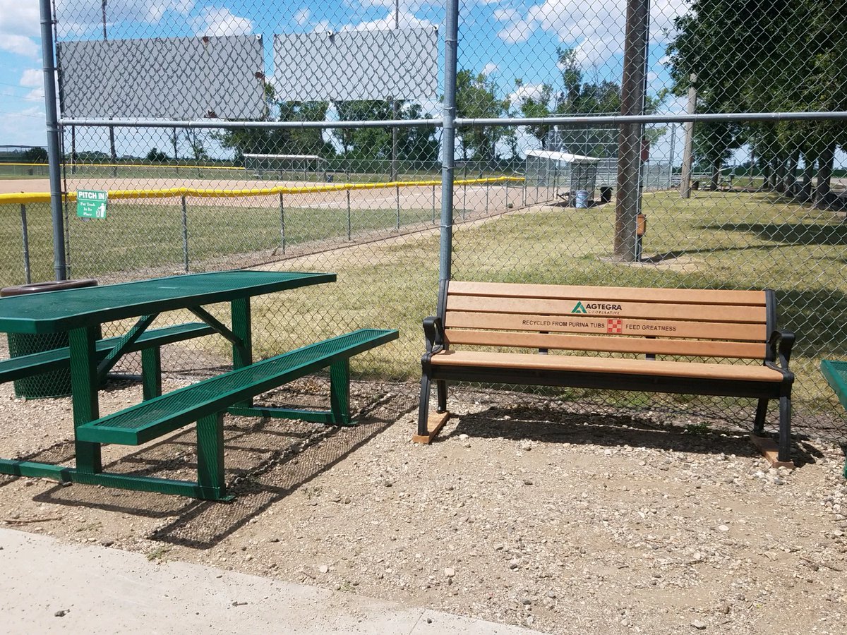 agtegra's tweet photo. As part of their annual feed tub recycling program, Agtegra Cooperative has donated recycled park benches to four of its communities this year: Bowdle, Strasburg, Warner and Willow Lake. 

#Agtegra #AgtegraCulture #AgtegraValues

Read more: https://t.co/CDYS7HrhUa https://t.co/VRyWuwsEKa