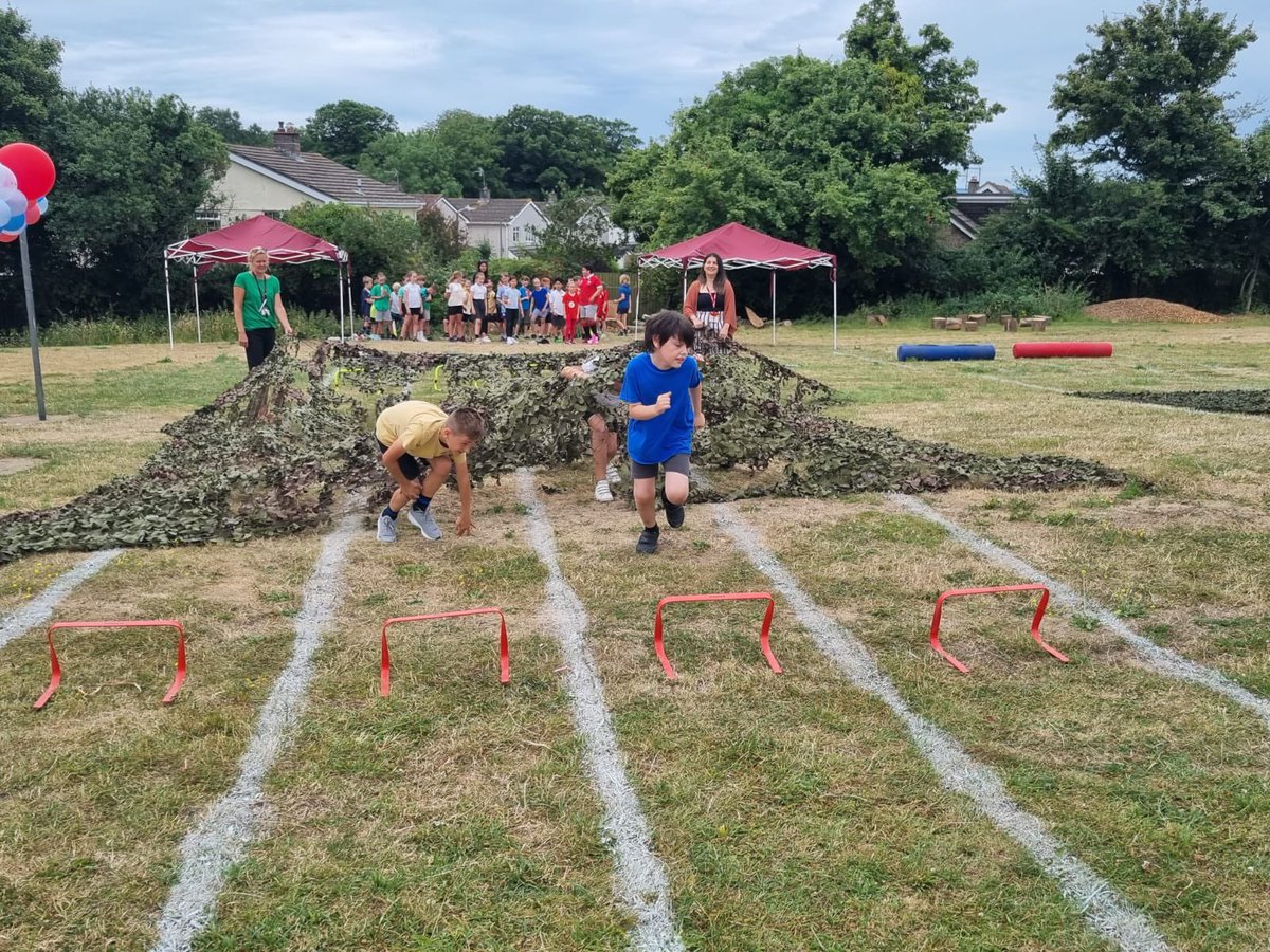 ysgolyddraig's tweet photo. #YYDsportsday #YYDachieve #YYDchallenge #YYDenjoy Well done #YYDyear4 You were all superstars today 👏🏼 Thank you too @ForcesFitness Great fun 🤩 https://t.co/4uGe2x0fo7