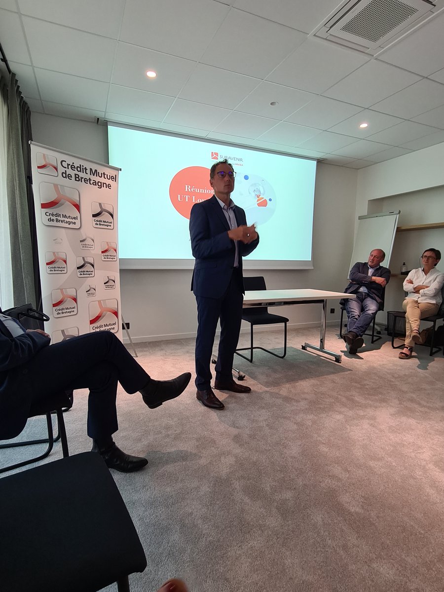 LoudeacCmb's tweet image. COMUT de LOUDEAC : présentation du territoire par les Administrateurs des CCM, évolution de l&apos;assurance emprunteur &amp;amp; intervention de @Julien_Carmona_  sur les actualités @cmarkea et du @CMBretagne  #simplicité #proximité @CreditDd22  @FRBernicot