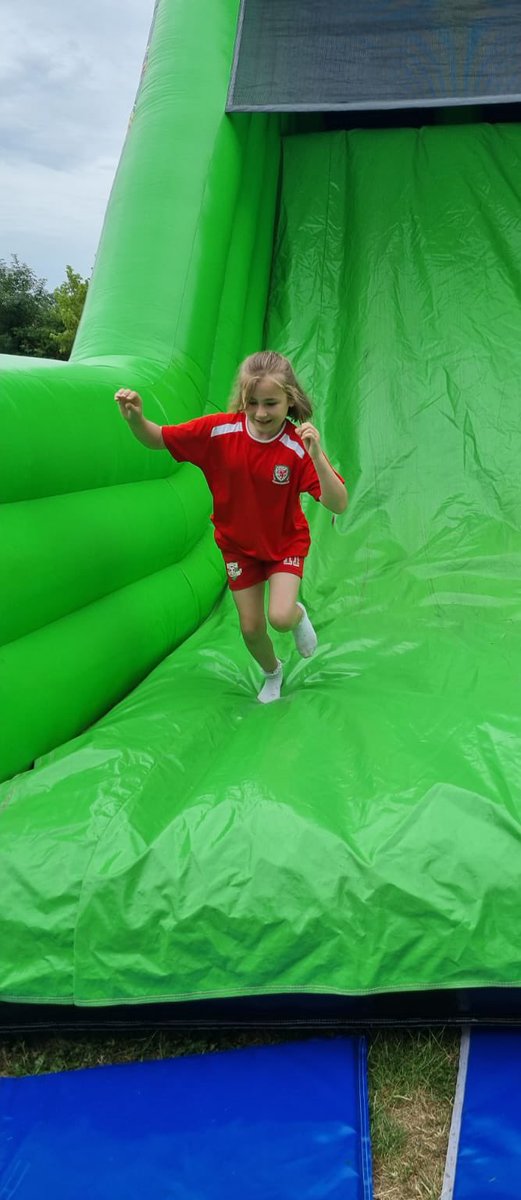 ysgolyddraig's tweet photo. #YYDsportsday #YYDachieve #YYDchallenge #YYDenjoy Well done #YYDyear4 You were all superstars today 👏🏼 Thank you too @ForcesFitness Great fun 🤩 https://t.co/jk60JtJCgj