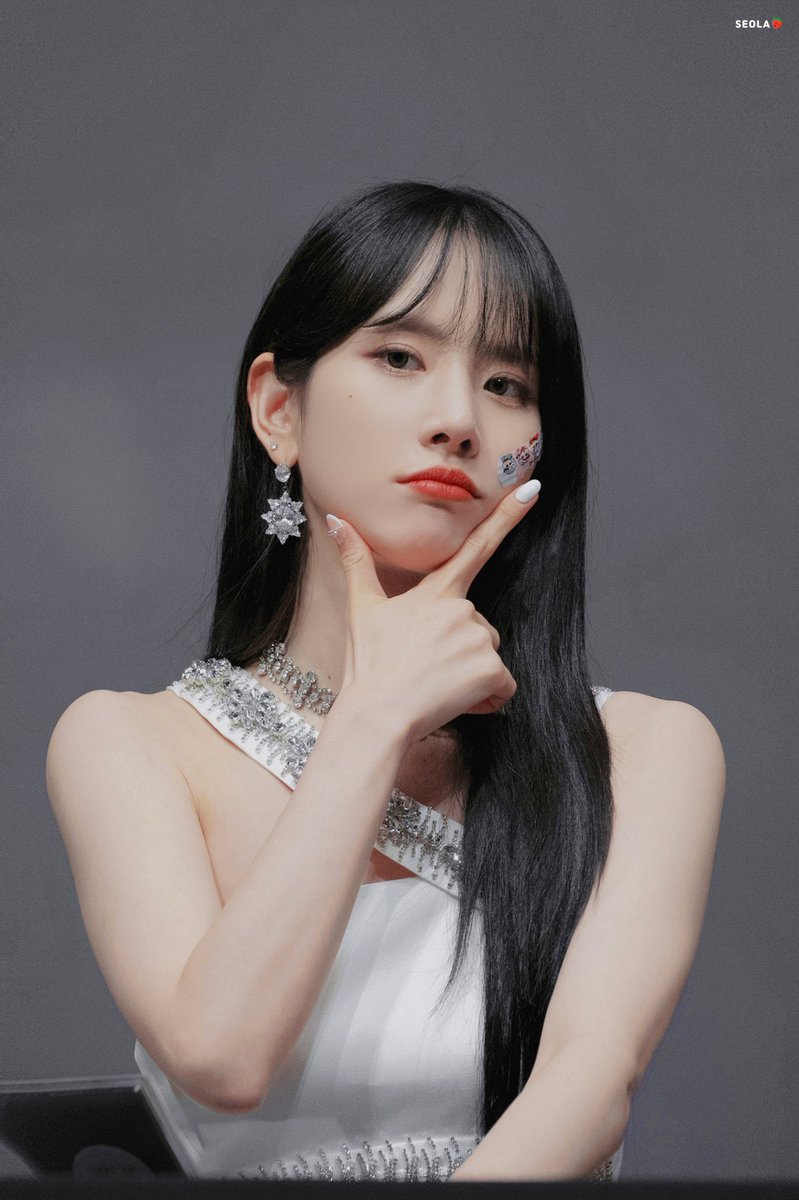 seolatinker's tweet photo. how can someone be so perfect https://t.co/F2GSgAauRz