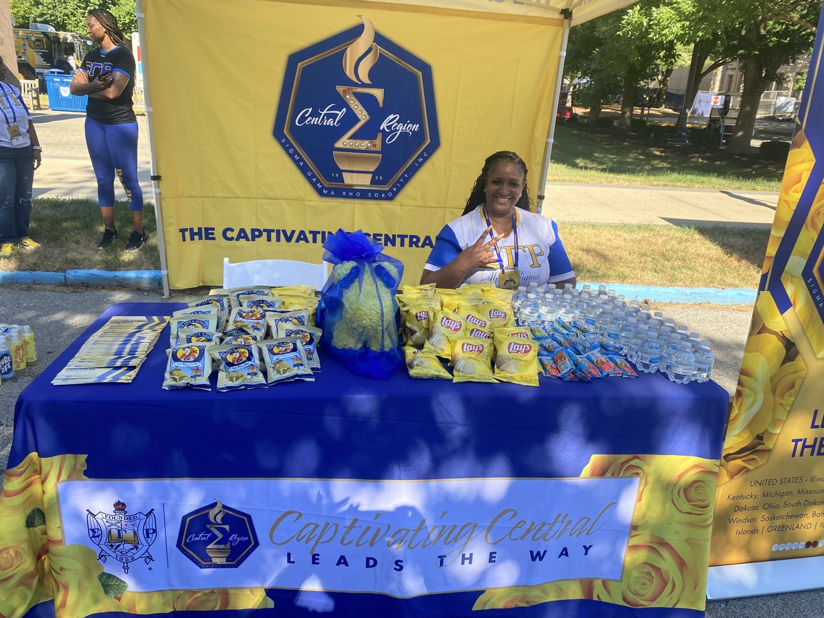 SGRhoCentral's tweet photo. THEE Homecoming begins in less than 20 mins. Make sure you come to the Central Region tent to say ‘Hey’ tie the Leadership team and grab a few snack, Sorors. We look forward to seeing you soon!
#SGRhoCentral #CentralLeadsTheWay #LeadWithCentral #LeadershipThroughAction https://t.co/ZN2ngo4X3B