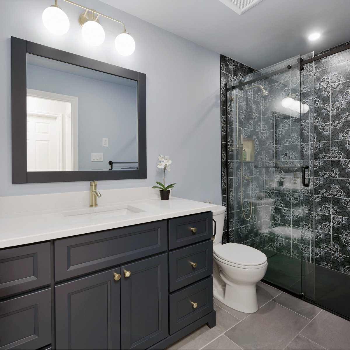 As part of our ongoing series, The Final Reveal, we extensively renovated these full bathrooms in the Dare to be Bold renovation!

#OttawaRenovators #Renovations #LoveWhereYouLive #Lagois #LagoisDesignBuildRenovate #Craftsmen #Bathroom #Washrooms #Ensuites #Shower #Sinks