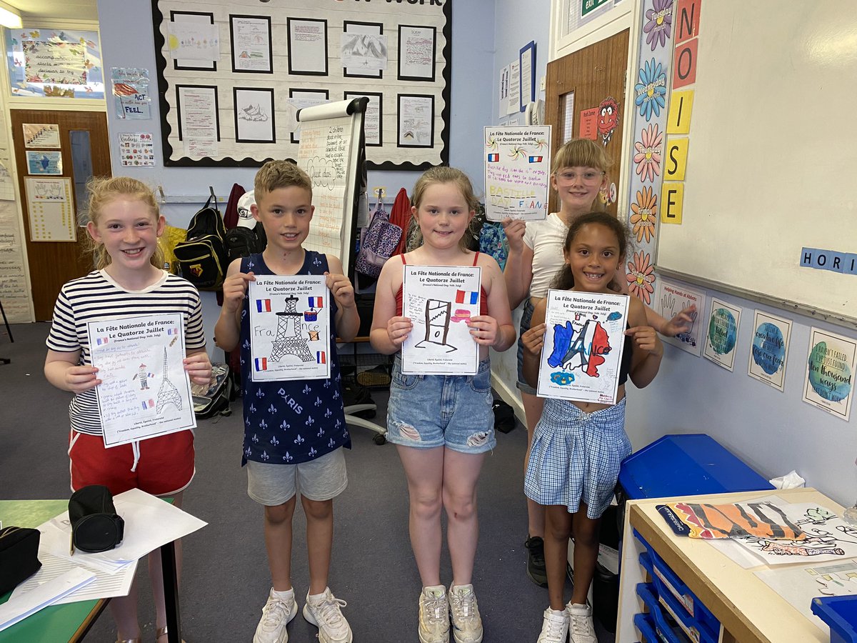 Year 5 made posters about why the French celebrate Bastille Day, which is celebrated on 14th July! The children were fascinated when learning about the guillotine🥴