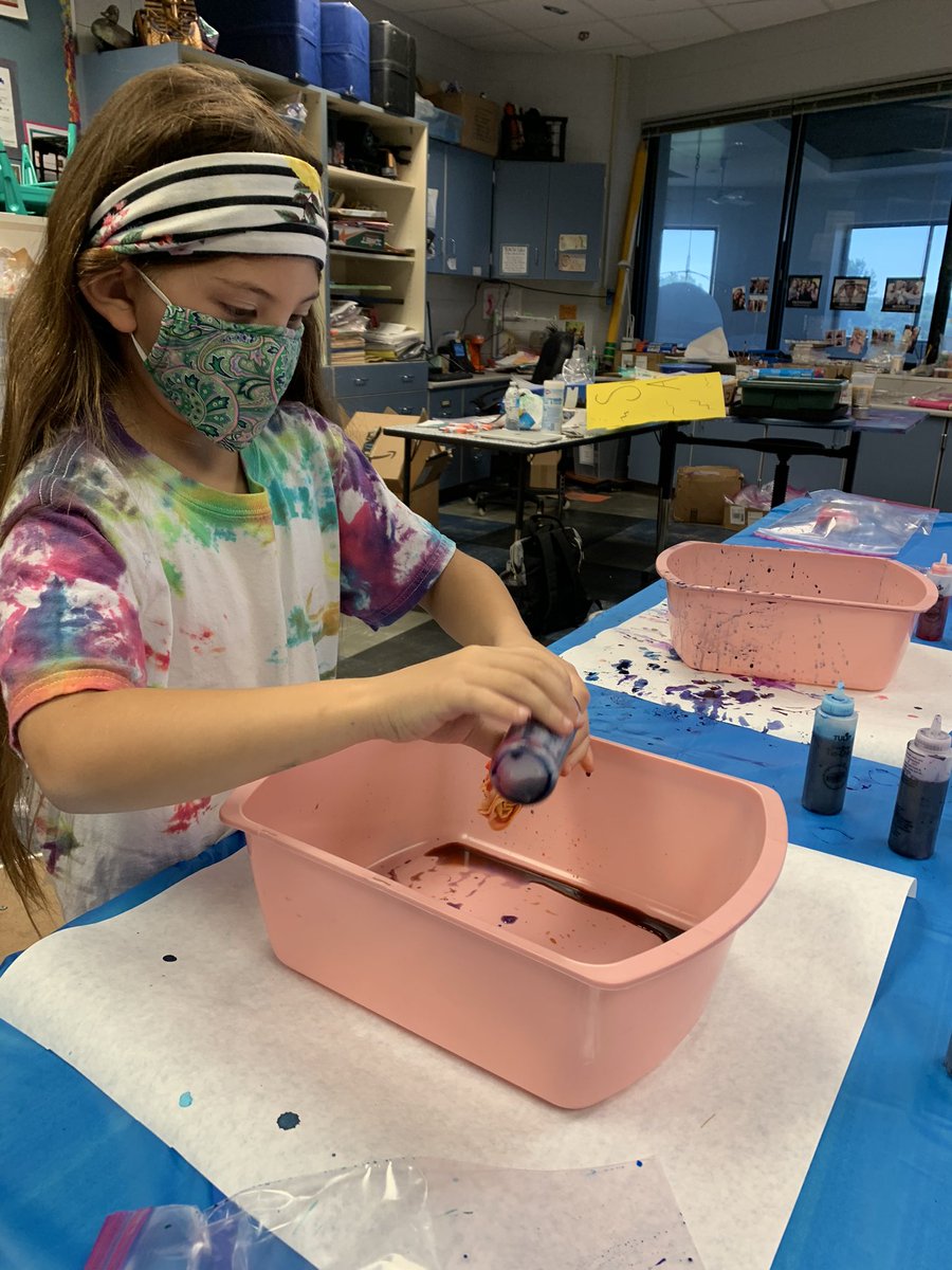 SdwView's tweet photo. The secret to the perfect Tye Dye? Itβs in the tying! π¨ βοΈ #SDWSummerLearning https://t.co/FS7euxw5GG