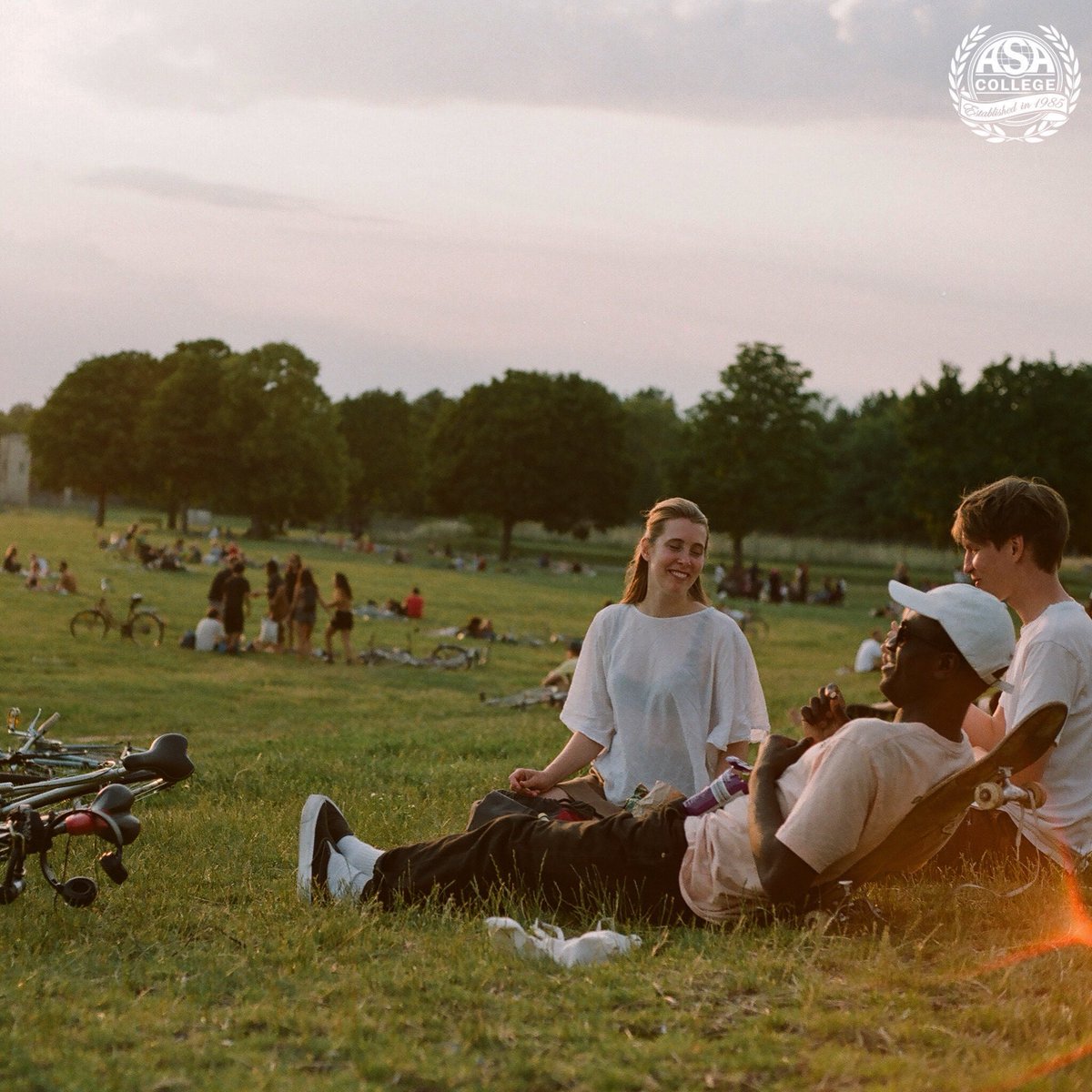 asacollege's tweet photo. Enjoy the beautiful summer day in Manhattan after a very productive day at ASA ☀️🙌💜

#AsaCollege #education #asamanhattan #asamanhattancampus #asa #college #asacollegemiami #newyork #studentlife #summerday #usa #asaeducation https://t.co/06XYbFMjQw
