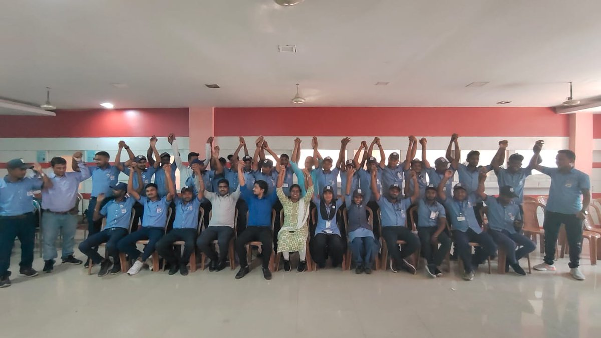 nimishpsingh's tweet photo. HPCL Gurukul Training done for CSAs of Kanker District, Raipur 2 SA, Raipur
#internalcustomers
#safety_first #sixquickpoints
#QnQ
@hpcl_retail @Rg03Goel @EvergreenNitin https://t.co/kbuv8EVvgi