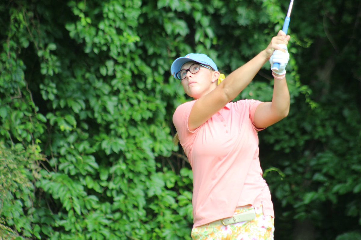 And just like that, Phillips’ lead is only two once again. Much of that is due to Marrs now being -3 today after 7 holes. Marrs is now in solo 2nd and trending upward in a hurry. 📈