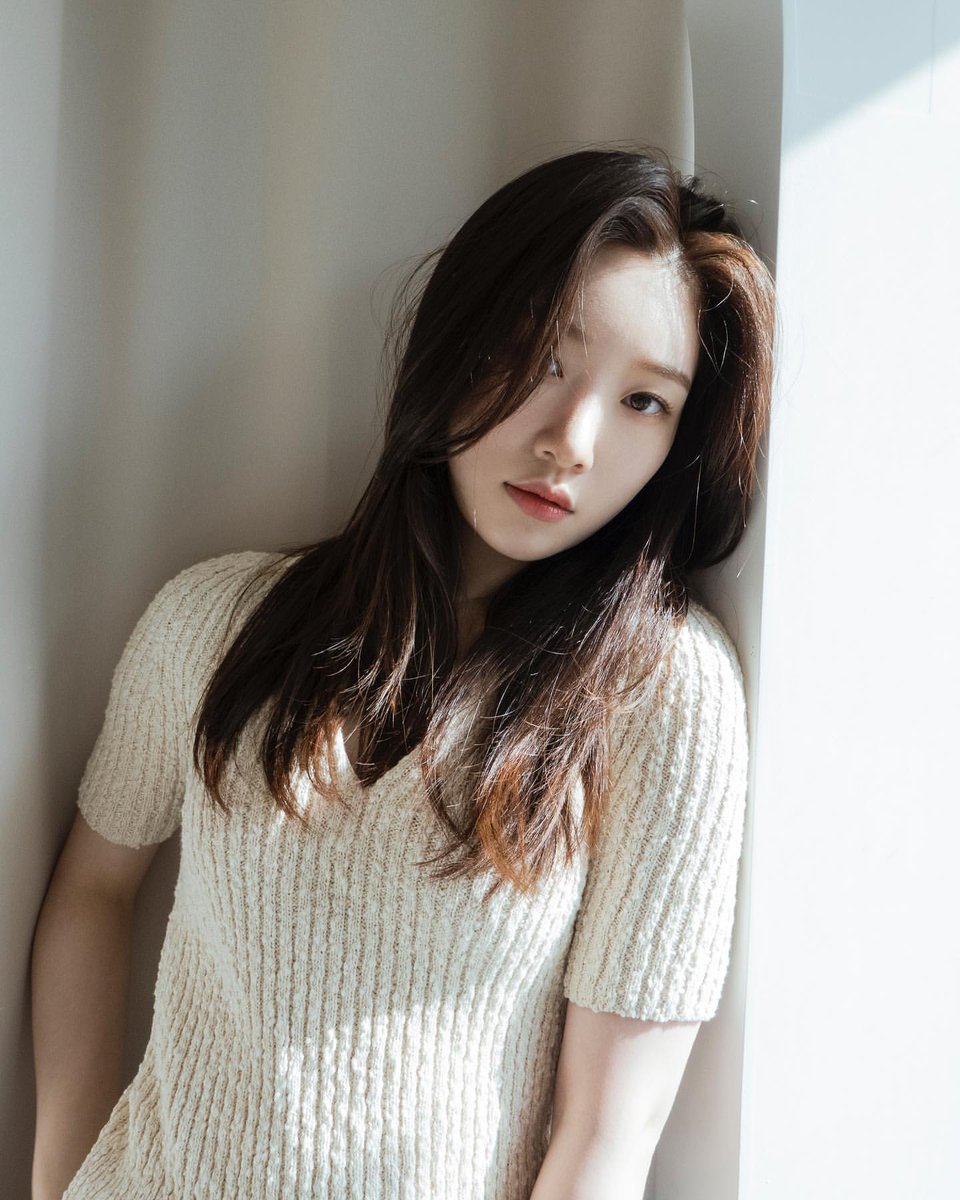 aerikane's tweet photo. Beautiful in white. 🌼 https://t.co/WCgb8ksNGC