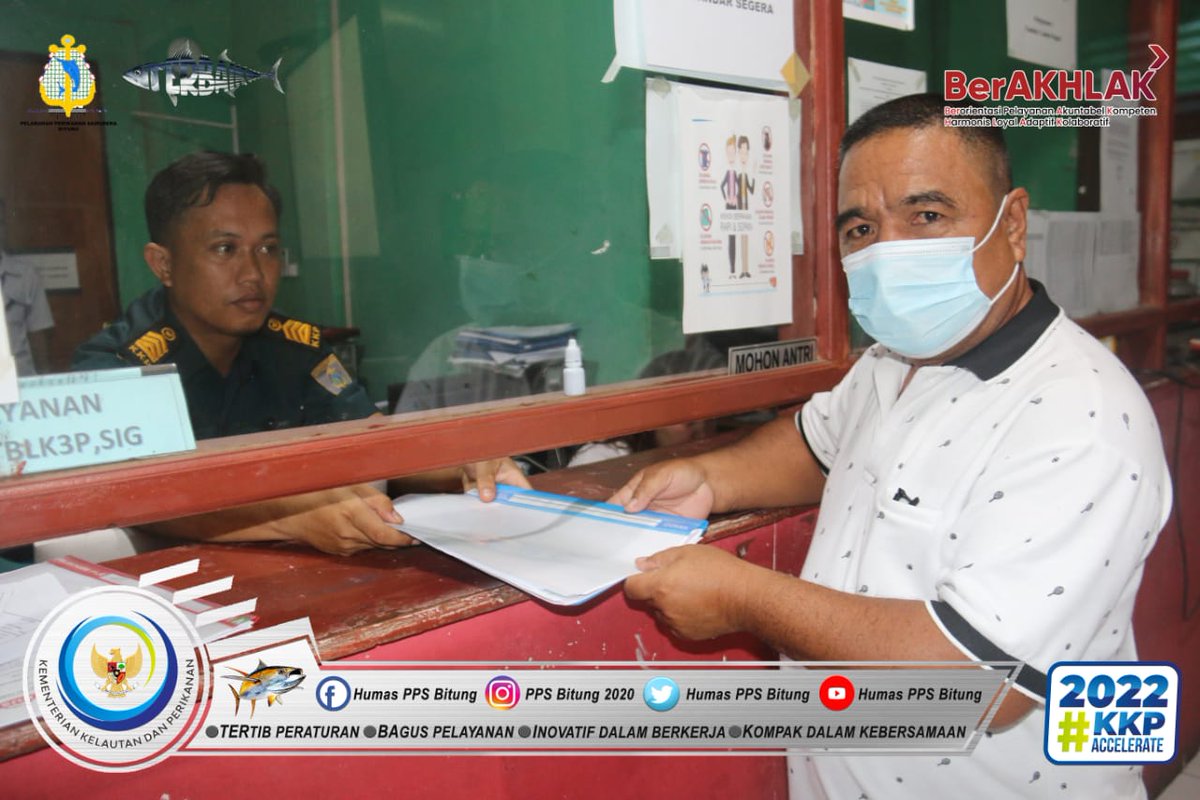Humas_PpsBitung's tweet photo. (12/07) Aktivitas staf kesyahbandaran dalam pembuatan SPB bagi kapal yang sudah melakukan penguploadan di Aplikasi Teman SPB. Dan untuk #SahabatBahari yang mempunyai kapal dengan GT 10-20 sudah wajib untuk melakukan pengurusan SPB melalui Aplikasi Teman SPB
@adycandr @djpt_kkp https://t.co/9nb4ISddKl