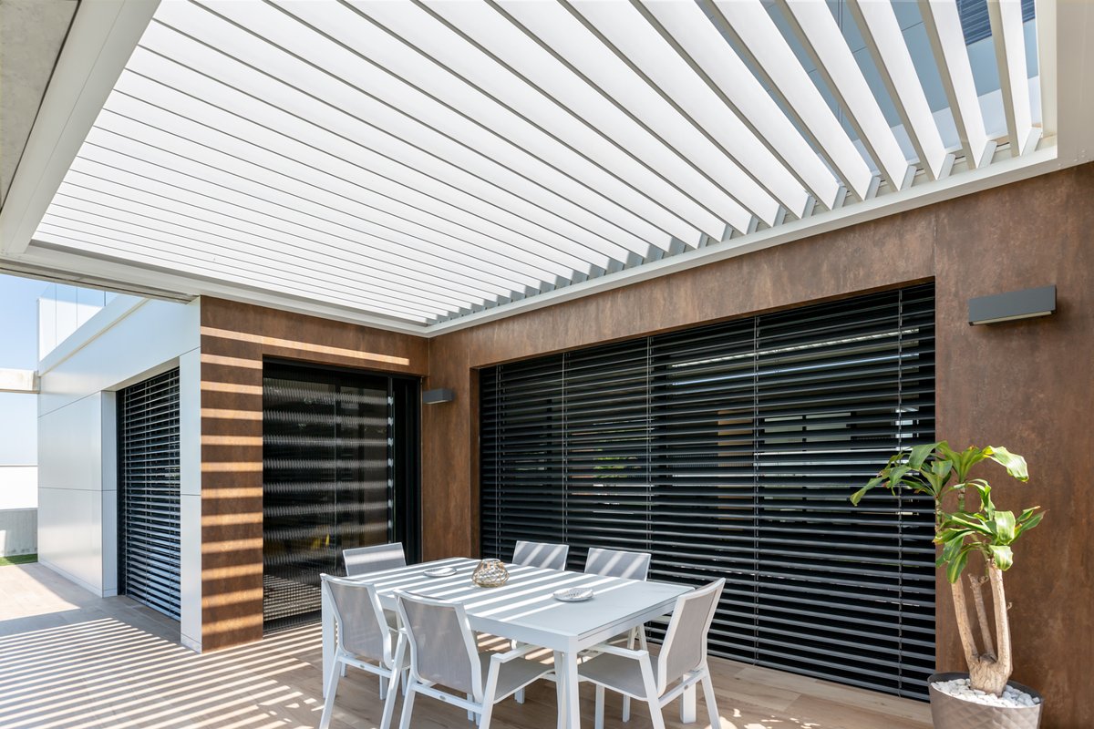 Saxun_Solar's tweet photo. Las Venecianas de exterior, junto con el #automatismo de protección solar de Griesser, han contribuido a crear la primera oficina passivhaus de Cataluña.

Protección solar al servicio del consumo responsable de energía.

Sinergias que suman.
 (https://t.co/ENKQtBwqxy) https://t.co/eWEP9cWxxm
