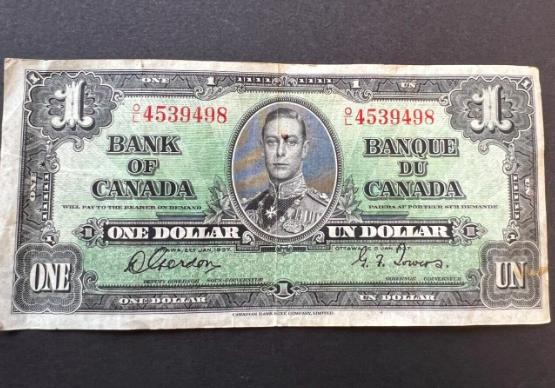 CavalierCoins's tweet image. This is being Auctioned starting this Thursday 14/07
rare exciting $1 dollar canadian not #rarenotes #canada #collectablenotes