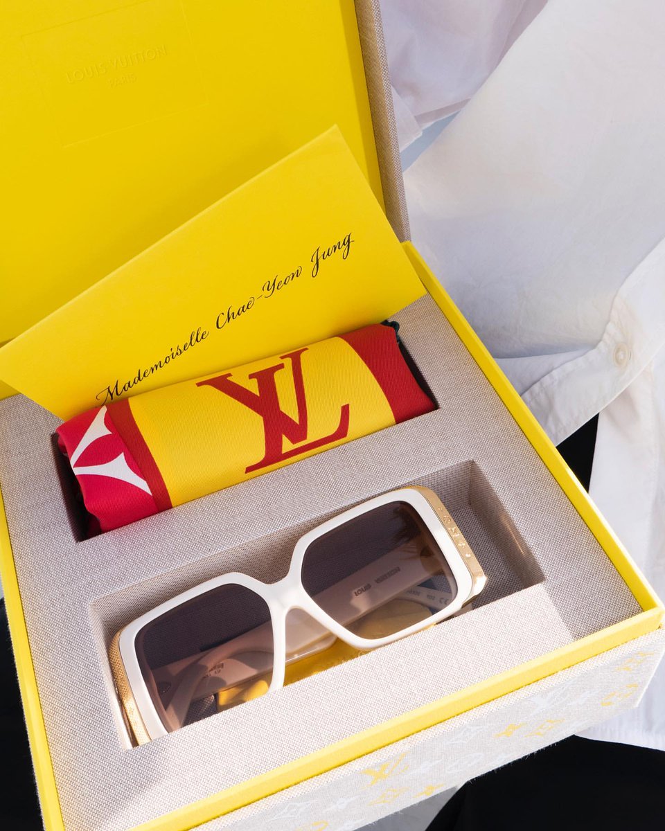 aerikane's tweet photo. Sunny and Louis Vuitton. https://t.co/1BX9nXUkav