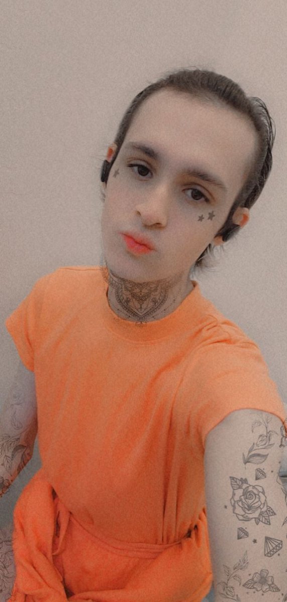 XOmegaMat's tweet photo. So idk who will see this, but I am on a journey in life to love myself! I have always been more in touch with my feminine side and its what makes me happy, if yah don't like it, that's okay! Not everyone can understand but I feel most happy as a girl and imma do me! 💞 https://t.co/Omj4H4yPlJ