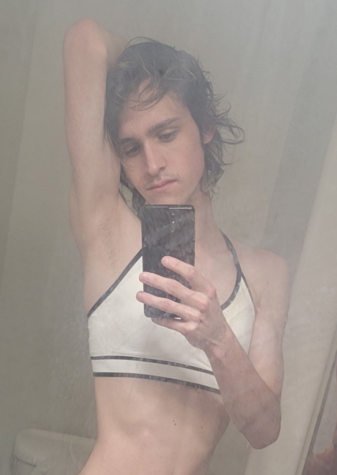 XOmegaMat's tweet photo. So idk who will see this, but I am on a journey in life to love myself! I have always been more in touch with my feminine side and its what makes me happy, if yah don't like it, that's okay! Not everyone can understand but I feel most happy as a girl and imma do me! 💞 https://t.co/Omj4H4yPlJ