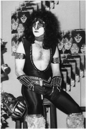 Happy Birthday Eric Carr 
We miss you      