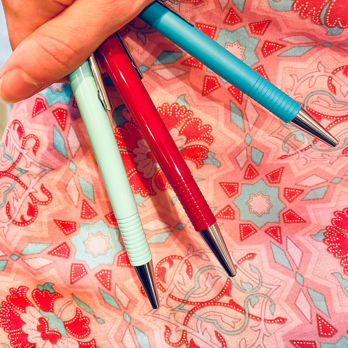 shopwritehere's tweet photo. New shades of Lamy #lagoon #sea #apricot #raspberry #indigo Ballpoint Pens #lamylogo #penspecialist #writehere @LAMY https://t.co/3hrdXJYHPl