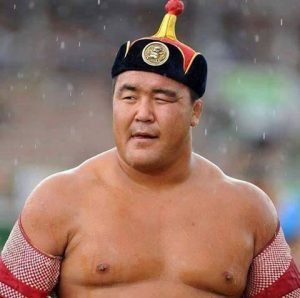 С.Мөнхбат аварга үнэхээр бөх хүний эрхэм чанарыг харуулж, бүх хүчээ шавхан, үнэнч шударгаар барилдлаа. 🙏🙏🙏 

Мөнгөнд элэг бүсээ тайлж өгөөд байгаа залуу хүчтэнгүүд ичээсэй.