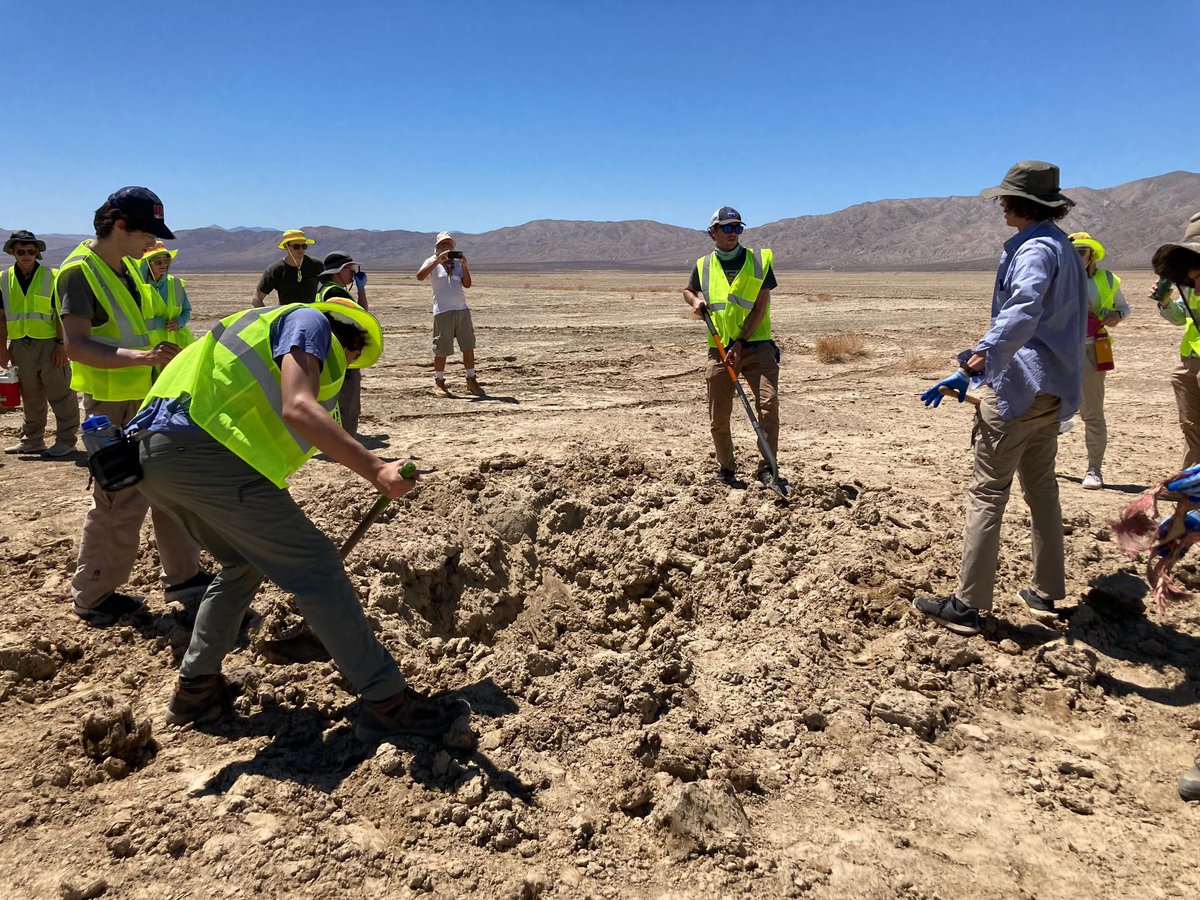 _GTXR_'s tweet photo. Sometimes recovery is easy… other times recovery means digging  scraps of your sustainer out from a 10-foot hole in the desert. https://t.co/eWspuDN60V