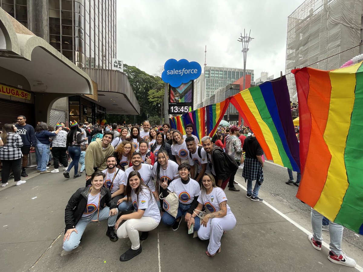 salesforcejobs's tweet photo. Employees in Sรฃo Paulo celebrated Pride at the office before going to a local parade. Event highlights included a panel discussion and swag, of course! Many thanks to Gabriela Gouvรชa for sharing these photos and for supporting #Outforce in Brasil for the past four years! https://t.co/LMmyX3QGZC