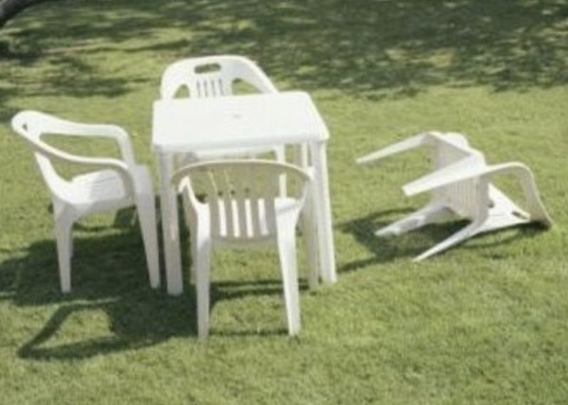 mikestanislaw's tweet photo. @epawawx @Jam3sSwan I’ll stop over to pick up lawn chairs #wecare #helpOurneighbors https://t.co/dZiKTIVyF8
