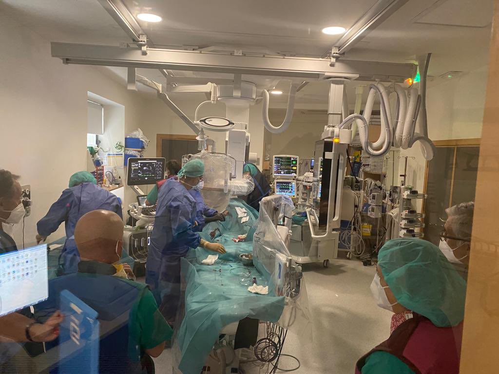 CardiologiaHGUE's tweet photo. El Servicio de Cardiología del @GVAsaludelche inaugura hoy el programa de Cardiología Intervencionista Estructural con el cierre de foramen oval permeable. Avanzando por la salud de nuestros pacientes 🫀🙌🏼 https://t.co/lRqDnllRKZ