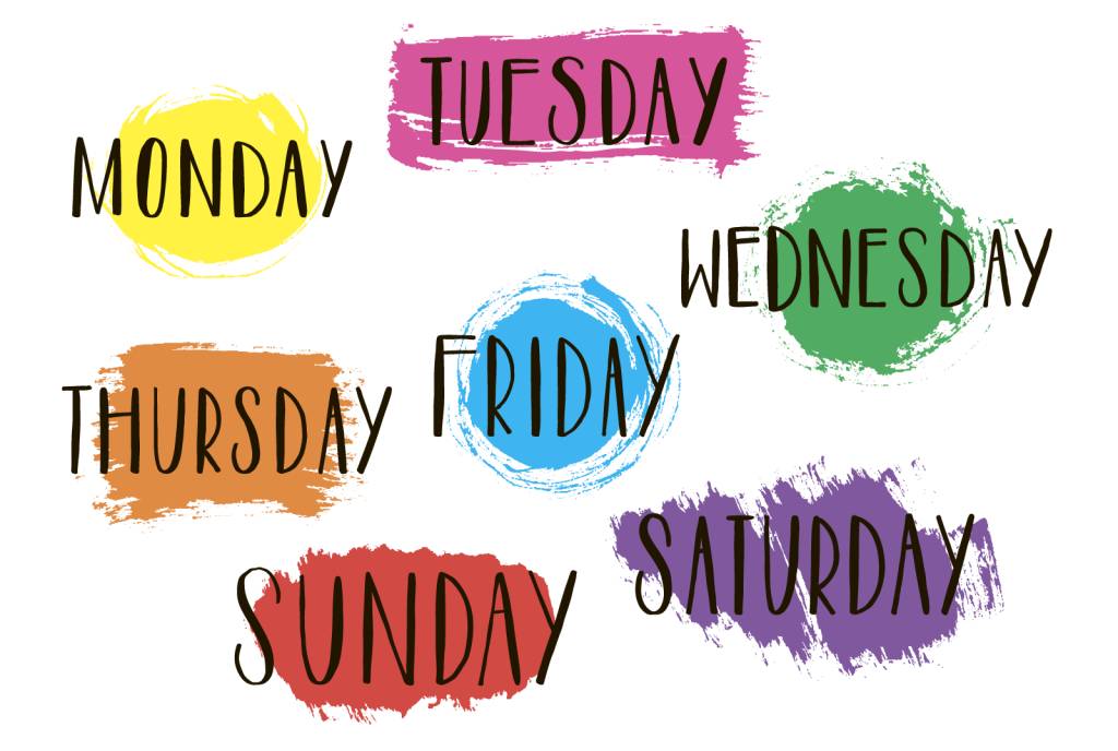 Mindblowing to find out that in Thailand, every day of the week has a different colour. Now I see it, everyone's wearing pink today!