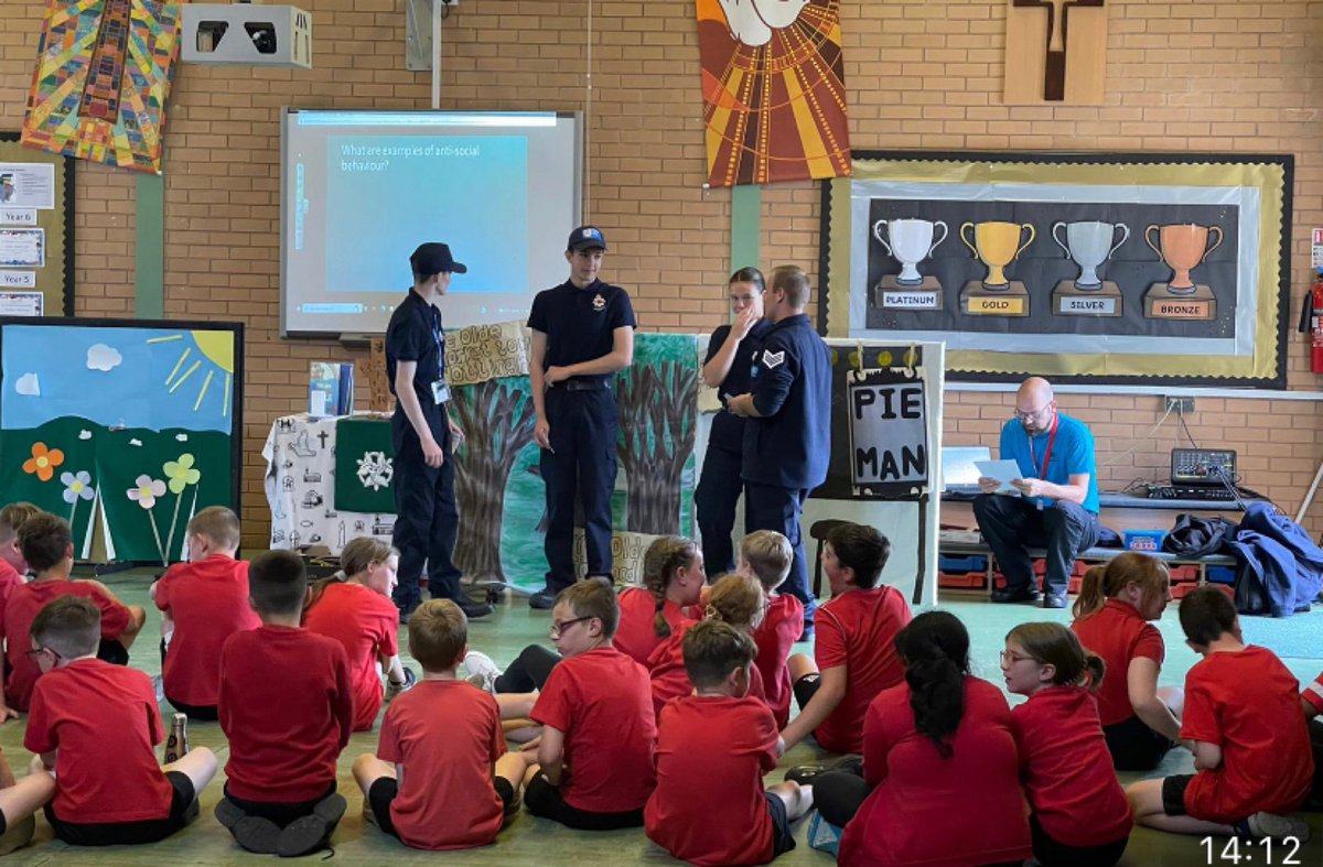 Today the Pendle cadets have been delivering school talks to the local village primary schools. The cadets have spent their downtime throughout the year planing the talks and have delivered talks on Anti-social behaviour, staying safe online and Peer pressure.
