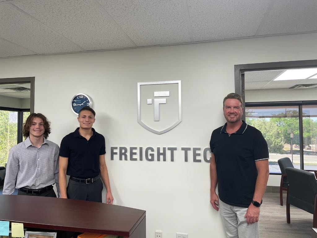 FreightTec's tweet photo. On Friday, one of our Agents stopped by our office. Chase was in town for a Jujitsu tournament πͺ, which several of Freight Tec employees were able to attend w/ their families to spectate! #freightagent #freighttec #freightbroker #freightbrokerage #freightagent #bestagentprogram https://t.co/hn0ITbFMhB