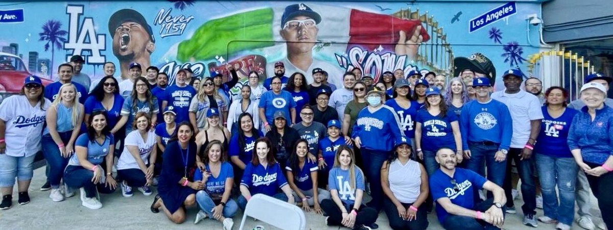 Justin_D_Bell's tweet photo. Had a great time at our @BankofAmerica Appreciation Night at @Dodgers Stadium. We gathered in appreciation and recognition of the active engagement and leadership in the Greater LA Market, Employee Networks and volunteerism.#bofavolunteers #iworkforbofa #ilovemyjob #dodgers https://t.co/tvMc8II8Lx