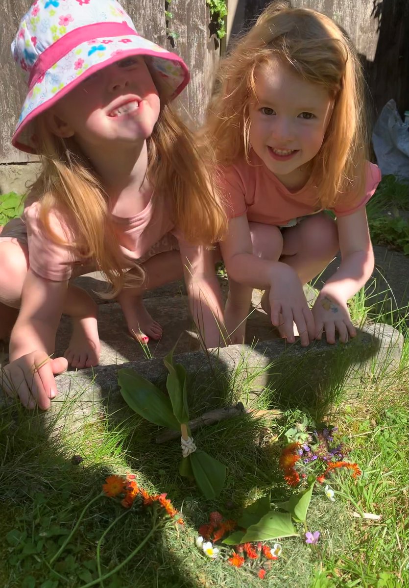 LancsLibraries's tweet photo. Lily and Poppy from #SharoeGreen had great fun creating a bug shelter complete with wild strawberries for the animals to eat!
#SCARTClub2022 #SCARTPlanetSavers
Find out more here
👉https://t.co/BLQ6HsAeaY
#SharoeGreenLibrary https://t.co/Gtvi4diafC