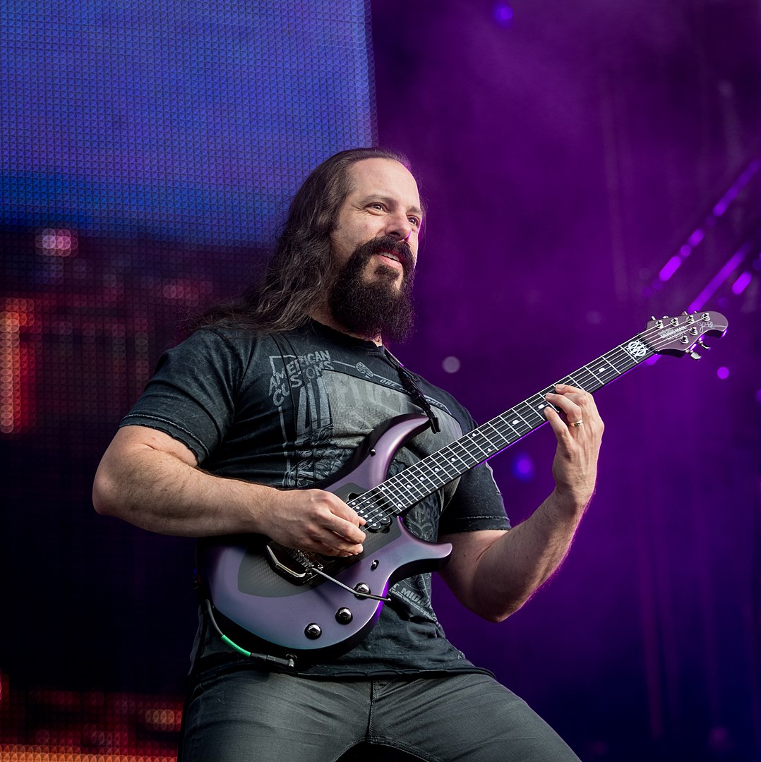 Happy birthday to John Petrucci! What\s your favorite album? ( Andreas Lawen) 