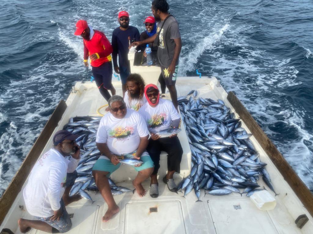 DRV_Council's tweet photo. މިއަދު  ކުރިއަށް  ދިޔަ  މަސްރޭހުގެ  ތެރެއިން.  މި  މަސްރޭހގައި  6  ޓީމަކުން  ވާދަކޮށްފައިވޭ! 
#mageyeid1443
#mageydharavandhoo https://t.co/M3H6ErU2bj