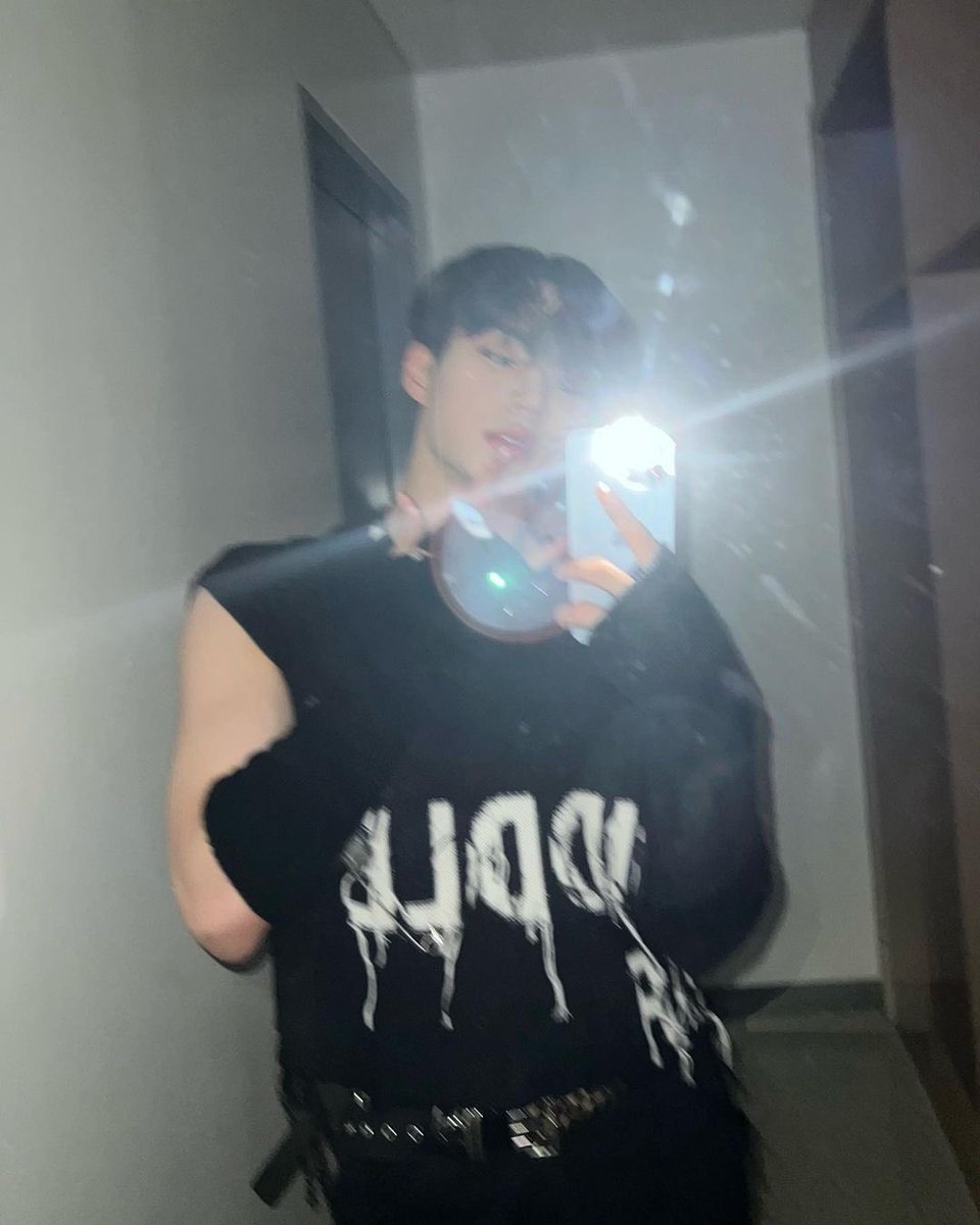 thinkerjunseo's tweet photo. junseo tomboy was something https://t.co/q4rQF5CLnq