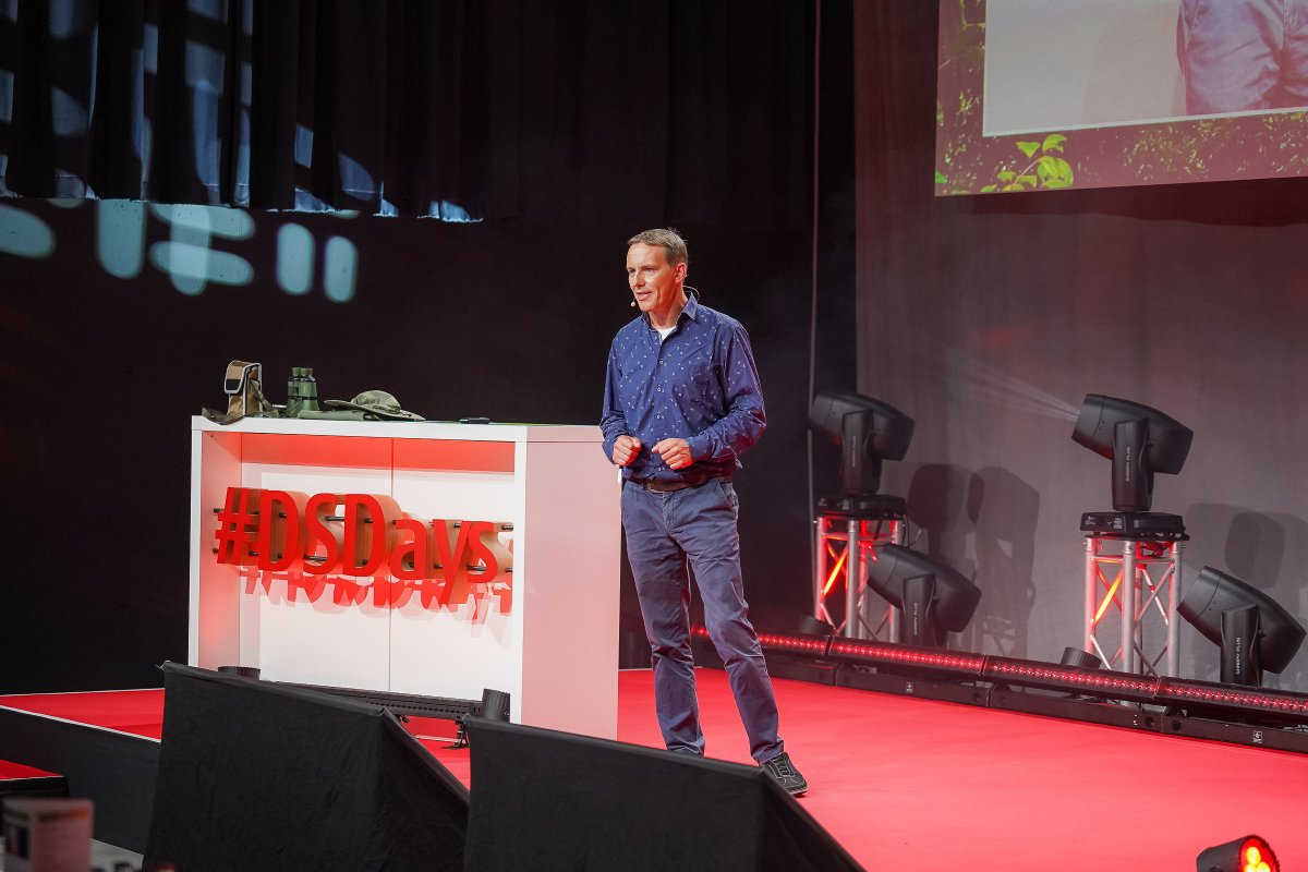 „Nur mit #Fujitsu war es möglich, die zertifizierte Hardware individuell
zusammenzustellen.“ Marian Fischer (<a href="/mf_vg33k/">Marian Fischer</a>) von #Adestis verriet heute bei den #DSDays, warum er für die Architektur seiner #HCI-Lösung auf Fujitsu gesetzt hat. 👍