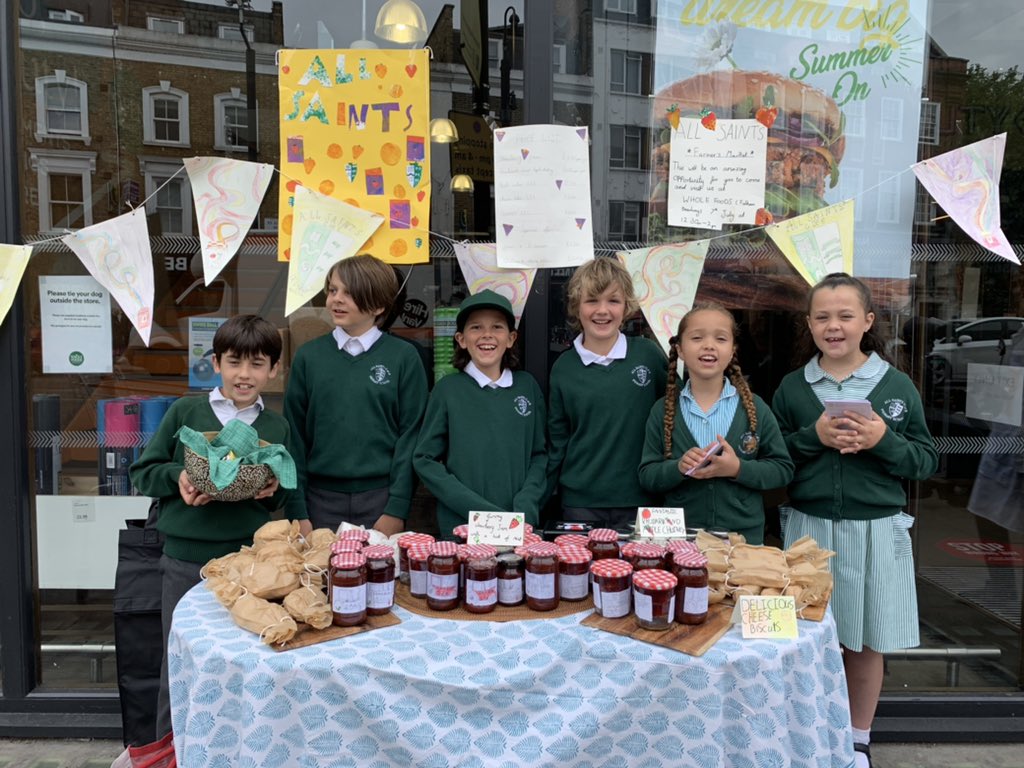 sfmtweet's tweet photo. Tomorrow, school children will be selling jars of tasty homemade chutney at seven @WholeFoodsUK stores, as part of #SchoolstoMarket @WholeKidsFnd.

Come down and buy some!

🕐 11am-1pm

📍#Fulham, High Street Kensington, #Richmond, #Camden, #Clapham, #Piccadilly, Stoke Newington. https://t.co/ugqCucKn1q
