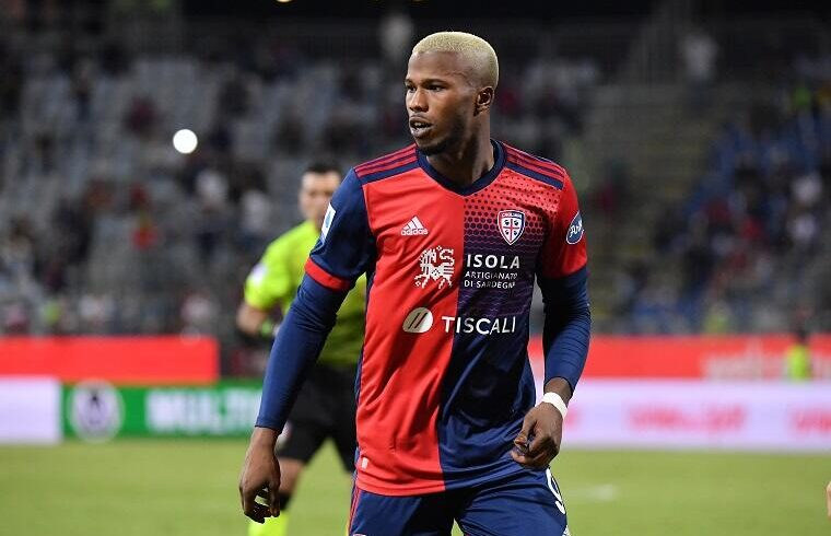 Ablinhoo's tweet photo. Des avant-centres libres que le #FCNantes peut s'offrir durant ce mercato :
Lys Mousset 🇫🇷 (26 ans)
Stéphane Bahoken 🇨🇲 (30 ans)
Keita Baldé 🇸🇳 (27 ans)
Oscar Estupiñán 🇨🇴 (25 ans) https://t.co/1CzB7YT9KF