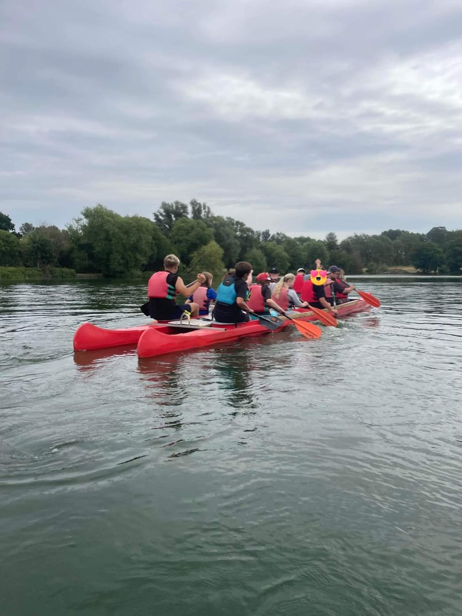 Great day for a little paddle with friends @StanboroughPark