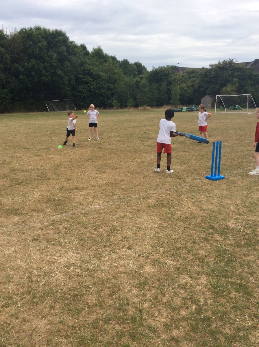 MrBStJosephs's tweet photo. Year 3 finished the school day in the sunshine.  We used all of the skills we had previously learnt to play two independent games of cricket. #joeyspe #cooperation #teamwork @stjs_staveley https://t.co/6skIZ0IPu5