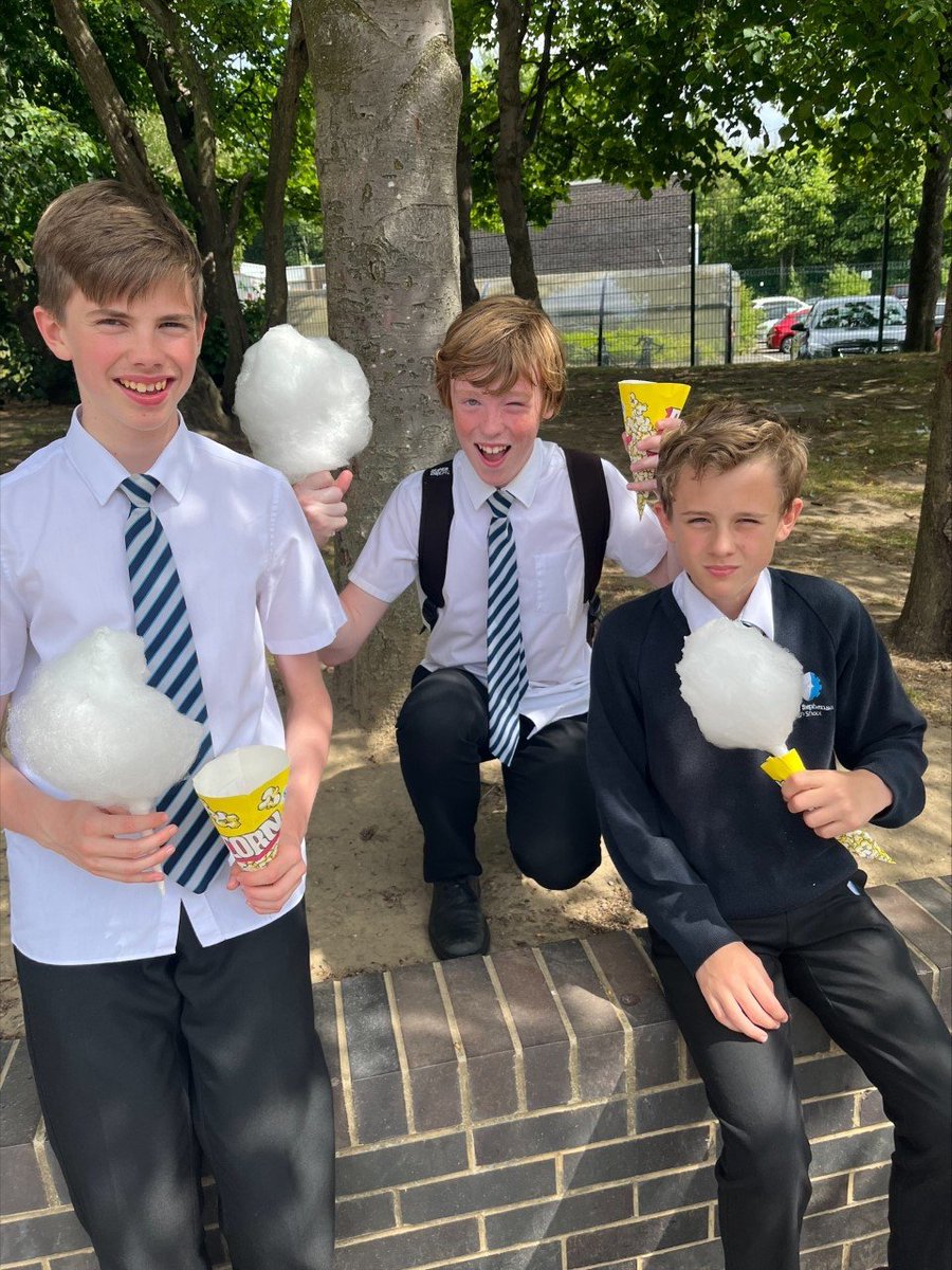 GSHS_School's tweet photo. Brilliant to see our Rewards Activities in full swing this afternoon. Unlimited popcorn and candyfloss mixed with inflatables, what's not to love! https://t.co/SkpoqnWvHm