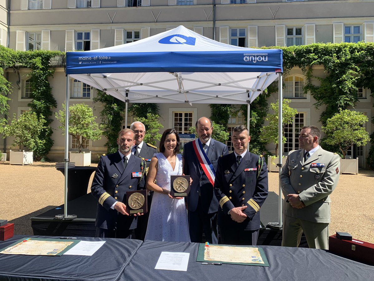 LGiscardEstaing's tweet photo. Très heureux, comme Pdt @ASSVILLES #Marraines des #Forces #Armées, d’être à la cérémonie de parrainage à @Angers entre le #SNLE #Triomphant de la @MarineNationale et le Conseil Departemental de @Maine_et_Loire présidée par @FlorenceDabin https://t.co/gdNPIFfgID