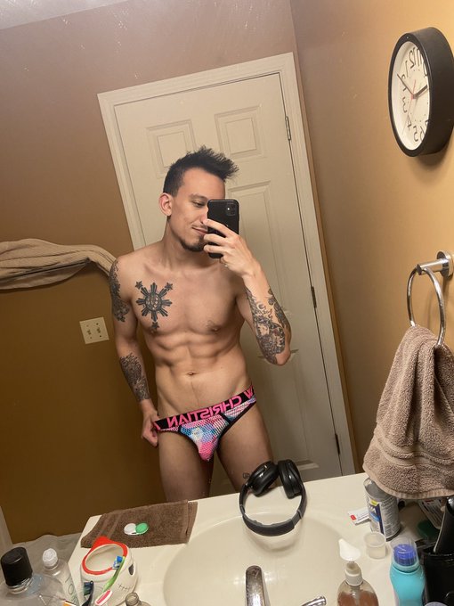 I really wanna film with someone!! #contentselling #filming #nsfwtwt https://t.co/i2k8TTIc8h