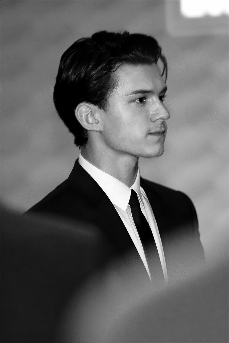 RT @tomhollandfiles: tom holland at the spider-man: homecoming premiere (2017) https://t.co/gpMI9lscaZ