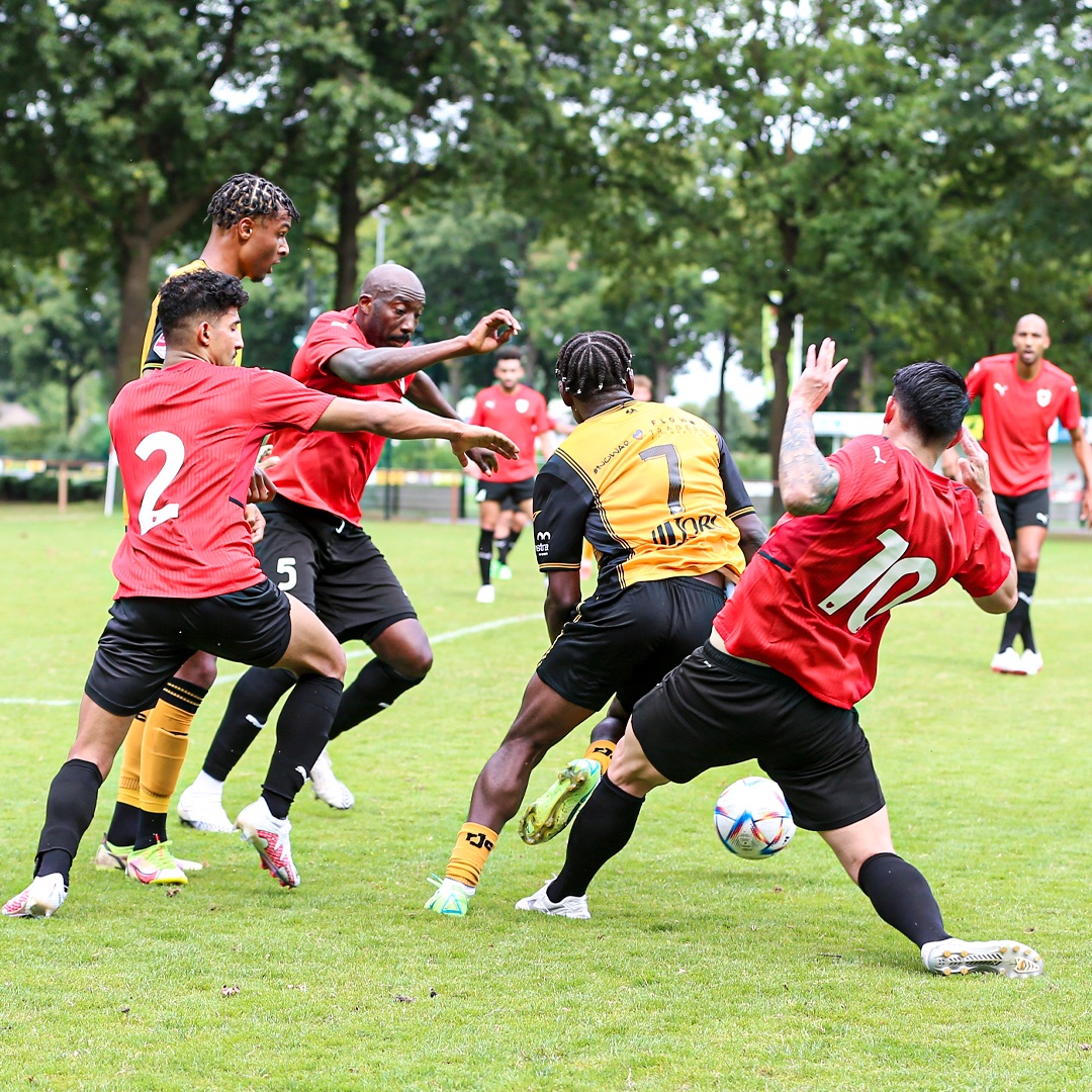 RodaJCKerkrade's tweet photo. πππ -ππ’π -ππ! ππΎπ¨
#RAYROD #PreSeason https://t.co/BHXoqRDn04