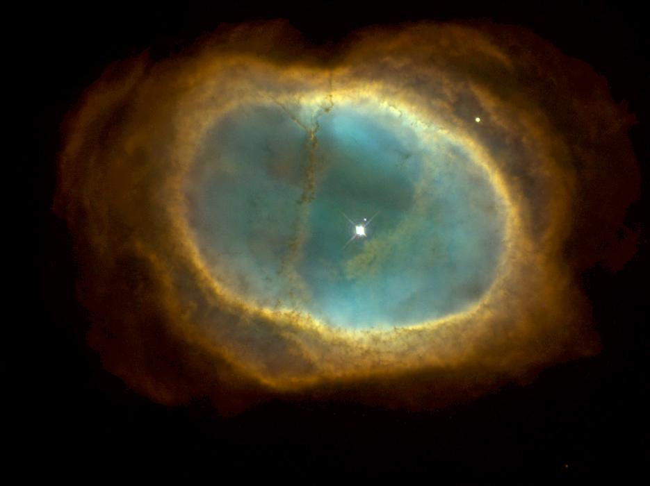 ianlauerastro's tweet photo. HUBBLE vs JWST: Southern Ring Nebula. Peering into the death of a star with mind-blowing detail. https://t.co/6aX3DFH61Z