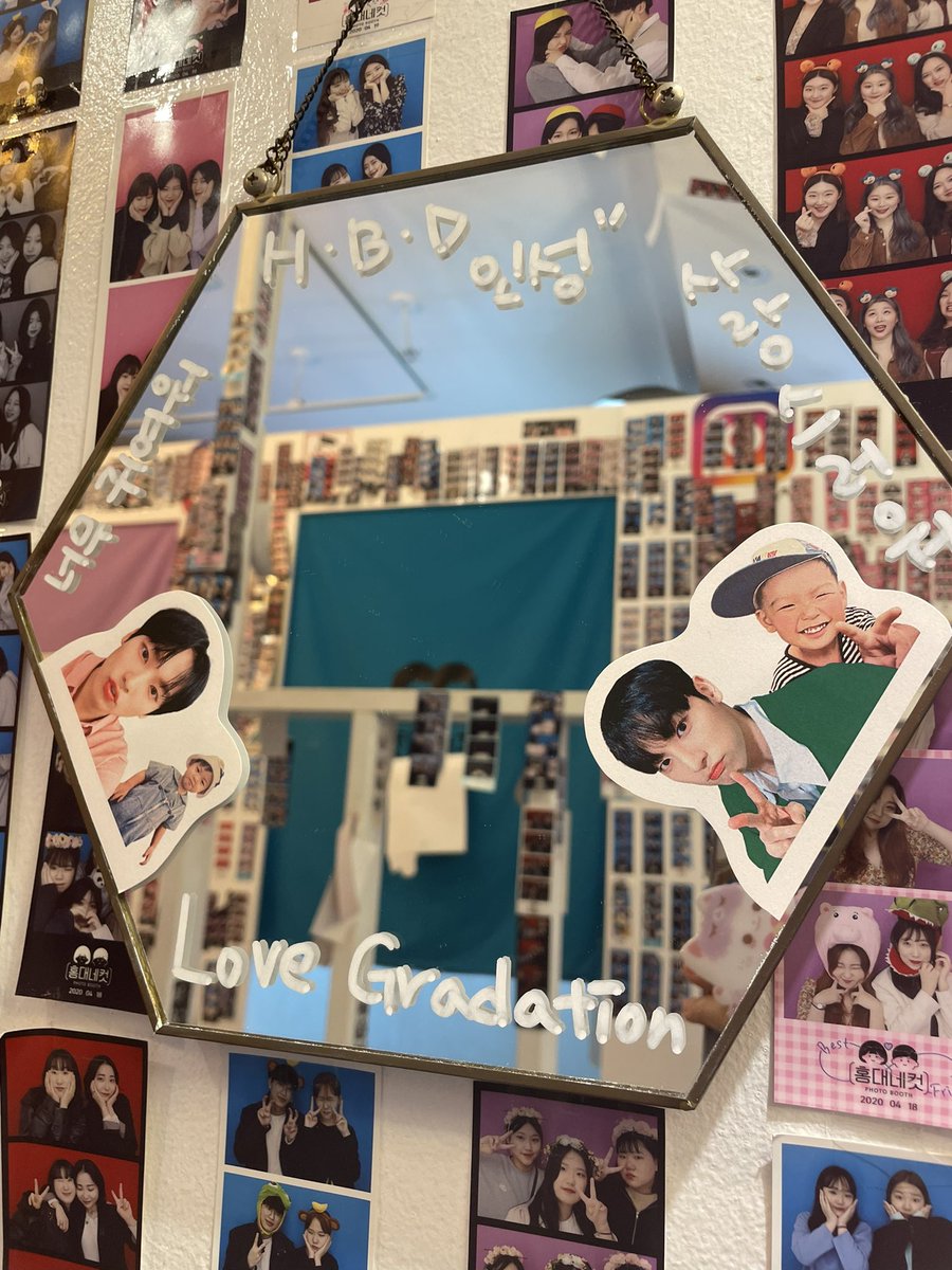 pom_seong's tweet photo. #Love_Gradation_Inseong
#인성이랑_찰칵찰칵 
인성네컷 재밌었어요!!! 갔는데.... 군모가 있더라고요...? 저는 어떤 군인 팬이니.. 군모 쓰고 찍어줬습니다!! 충! 떵!🫡🤍 https://t.co/Jf6ItD3D3L