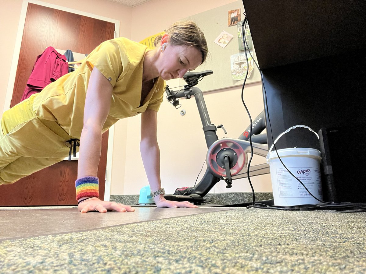 cquillMD's tweet photo. @gradydoctor @ETSshow @IR_Doctor @ShantaZimmer Present!  #officeplank https://t.co/VoFh52Zlfy