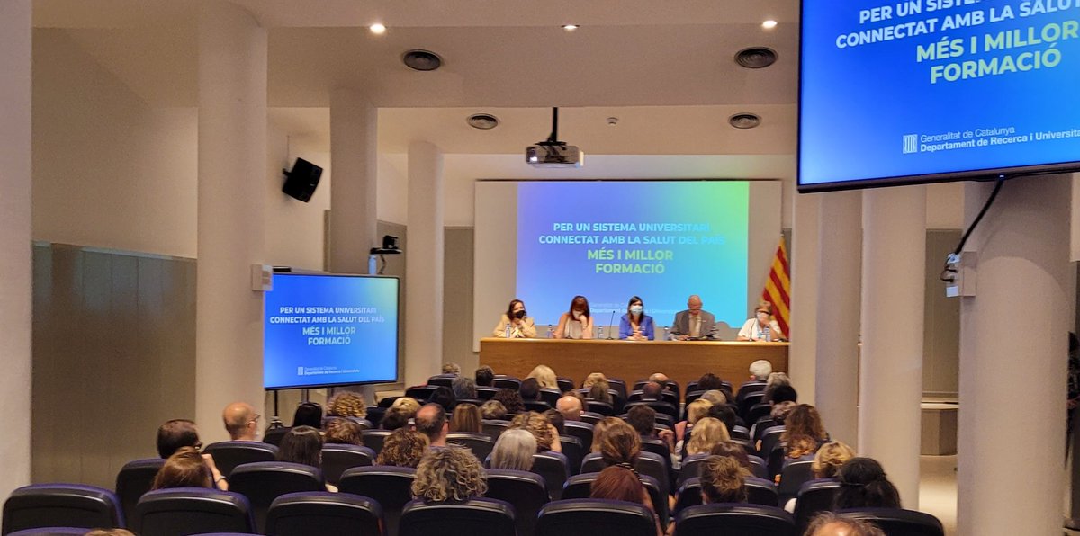 htrueta's tweet photo. Acte de presentació a @htrueta de l'ampliació de les places d'infermeria a la @UdGInfermeria en 60 estudiants més. Acte organitzat per @universitatscat https://t.co/PhOM8qL73I