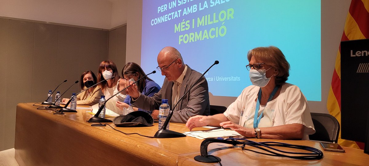 htrueta's tweet photo. Acte de presentació a @htrueta de l'ampliació de les places d'infermeria a la @UdGInfermeria en 60 estudiants més. Acte organitzat per @universitatscat https://t.co/PhOM8qL73I